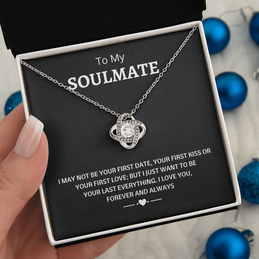 Soulmate - First Kiss l Love Knot Necklace